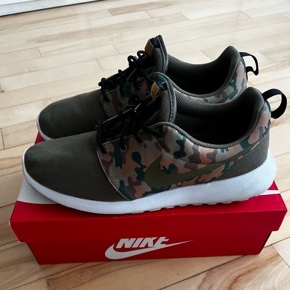 Nike Roshe One floral